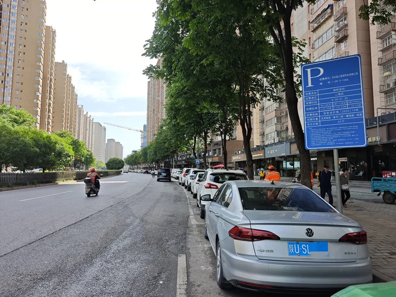 年欠费超200亿元，全国多地追缴停车“逃单”
